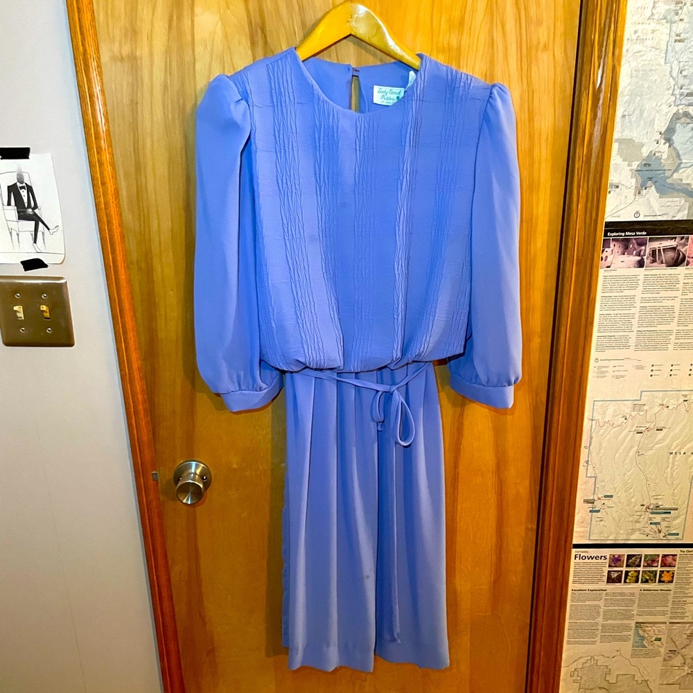 1980s feminine periwinkle polyester dress